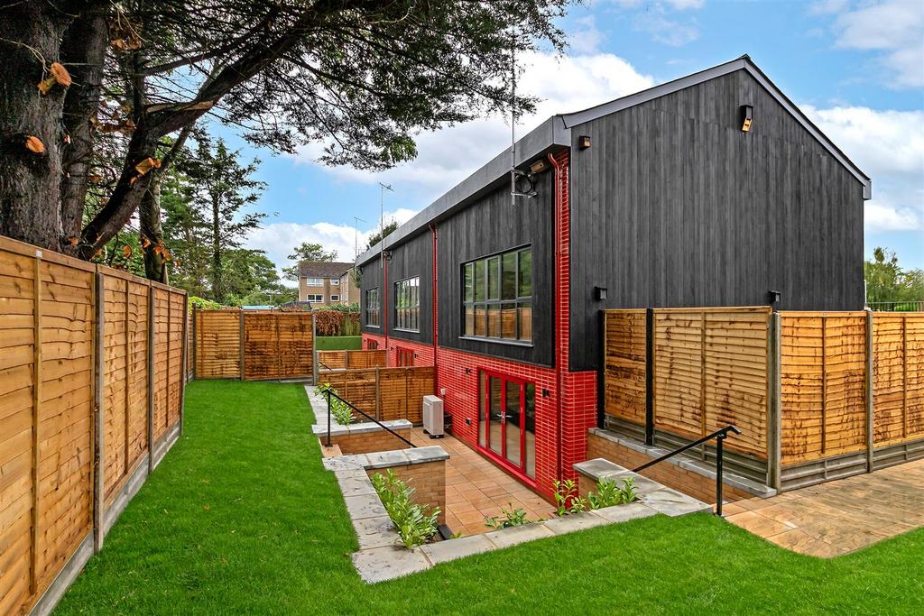 107 The Hill(Left Property)-65.jpg
