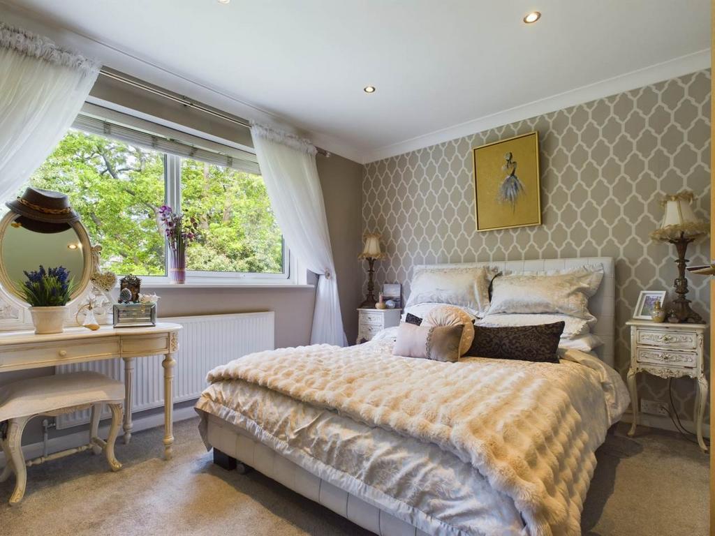 36 mon bedroom main