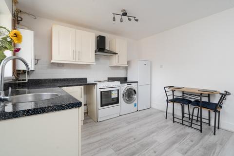 5 Chestnut Close, Bolton, BL3 4DR