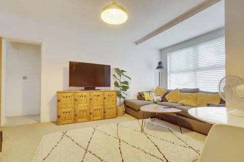 2 bedroom apartment for sale, London Road, Westcliff-on-sea, SS0