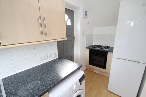 3 bedroom house to rent, Gledhow Park Avenue, Leeds, West Yorkshire, UK, LS7