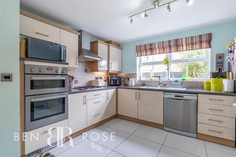4 bedroom detached house for sale, Parish Gardens, Leyland