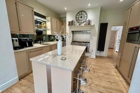 6 bedroom semi-detached house for sale, Sandwich Road, Manchester M30