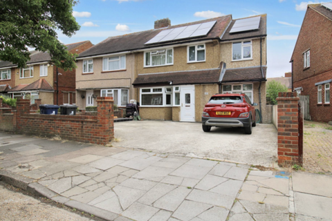 3 bedroom flat to rent, Rushdene Crescent, Northolt UB5
