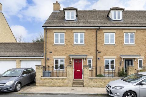 3 bedroom semi-detached house to rent, Waterford Road, Witney, Oxfordshire, OX28