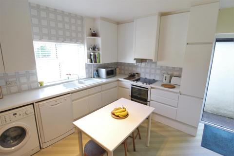 216 High Road, Byfleet, West Byfleet, KT14 7DD