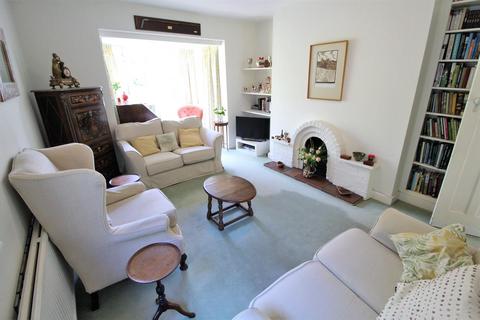 216 High Road, Byfleet, West Byfleet, KT14 7DD