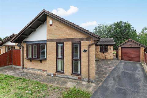 2 bedroom bungalow for sale, Oakdale Close, Lofthouse, Wakefield, West Yorkshire, WF3