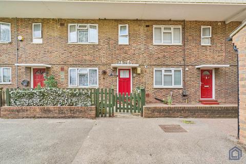 Flat 3, Towfield Court Towfield Road, Feltham, TW13 5LS