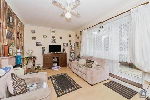 Flat 3, Towfield Court Towfield Road, Feltham, TW13 5LS