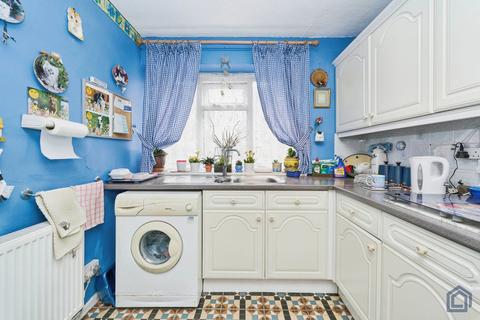 Flat 3, Towfield Court Towfield Road, Feltham, TW13 5LS