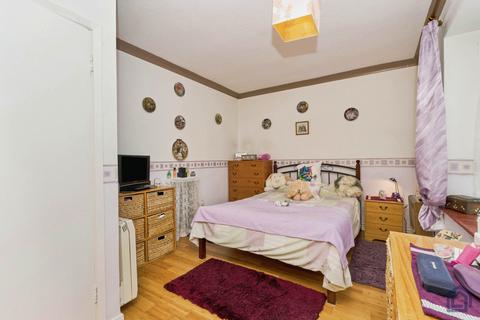 Flat 3, Towfield Court Towfield Road, Feltham, TW13 5LS