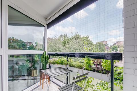 101 Whitlock Drive, London, SW19 6SH