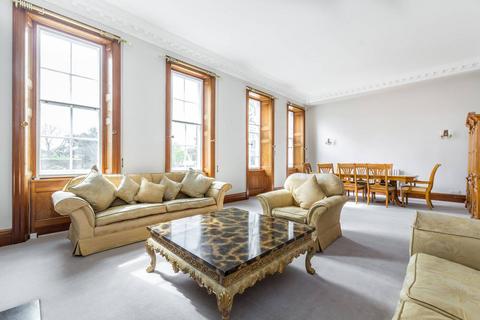 3 bedroom flat for sale, Petersham Road, Petersham, Richmond, TW10