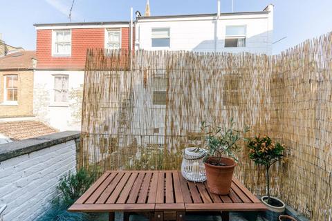 1 Normand Mews, London, W14 9RB