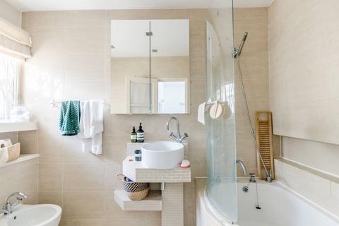 1 Normand Mews, London, W14 9RB