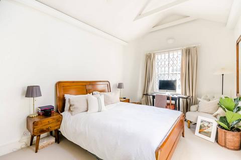 1 Normand Mews, London, W14 9RB