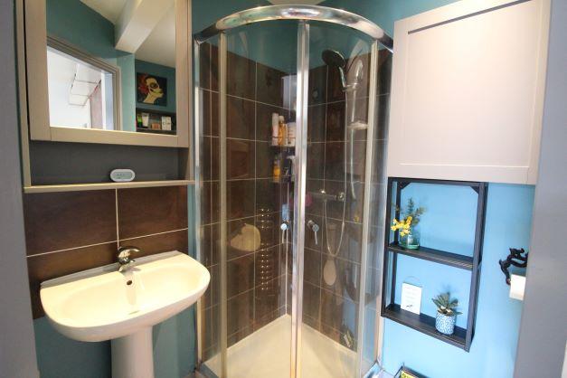 R En-Suite.jpg