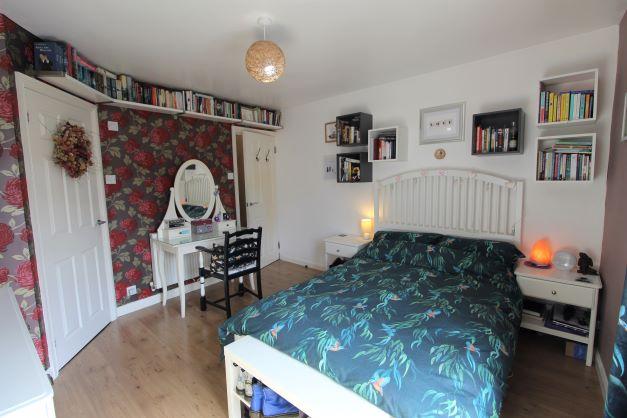 R Bed 1 (2).jpg