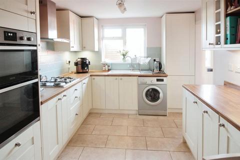 3 bedroom townhouse for sale, High Ridge Park, Leeds LS26