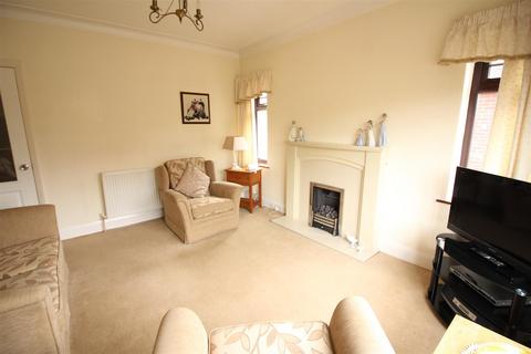 2 bedroom semi-detached bungalow for sale, Kelmscott Garth, Leeds LS15