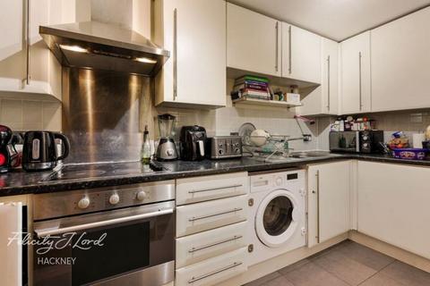 2 bedroom flat for sale, Wisteria Apartments, Chatham Place, Hackney, E9