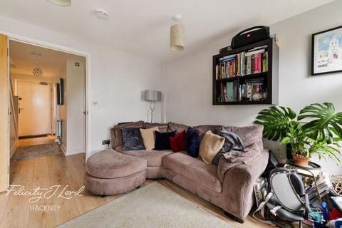 2 bedroom flat for sale, Wisteria Apartments, Chatham Place, Hackney, E9