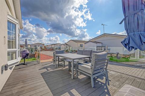 2 bedroom park home for sale, Kings Park, Canvey Island SS8