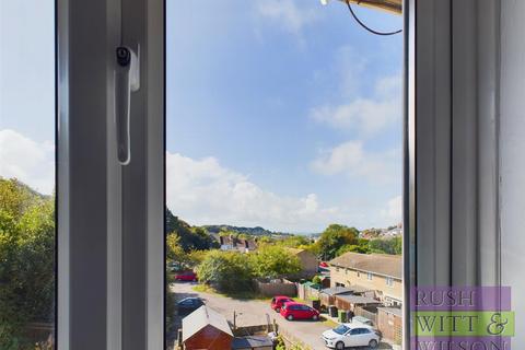 2 bedroom flat for sale, Hawthorn Road, Hastings