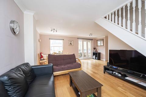 3 bedroom flat for sale, Ensign Street, Tower Hill, London, E1