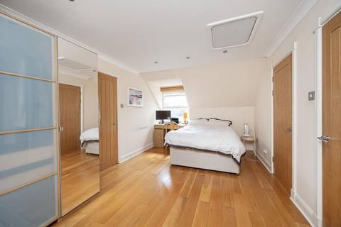 3 bedroom flat for sale, Ensign Street, Tower Hill, London, E1