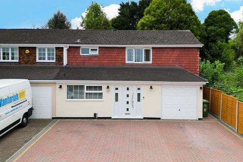 3 bedroom end of terrace house for sale, Botelers, LEE CHAPEL SOUTH, Basildon, SS16