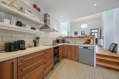 5 bedroom maisonette for sale, Lena Gardens, London W6