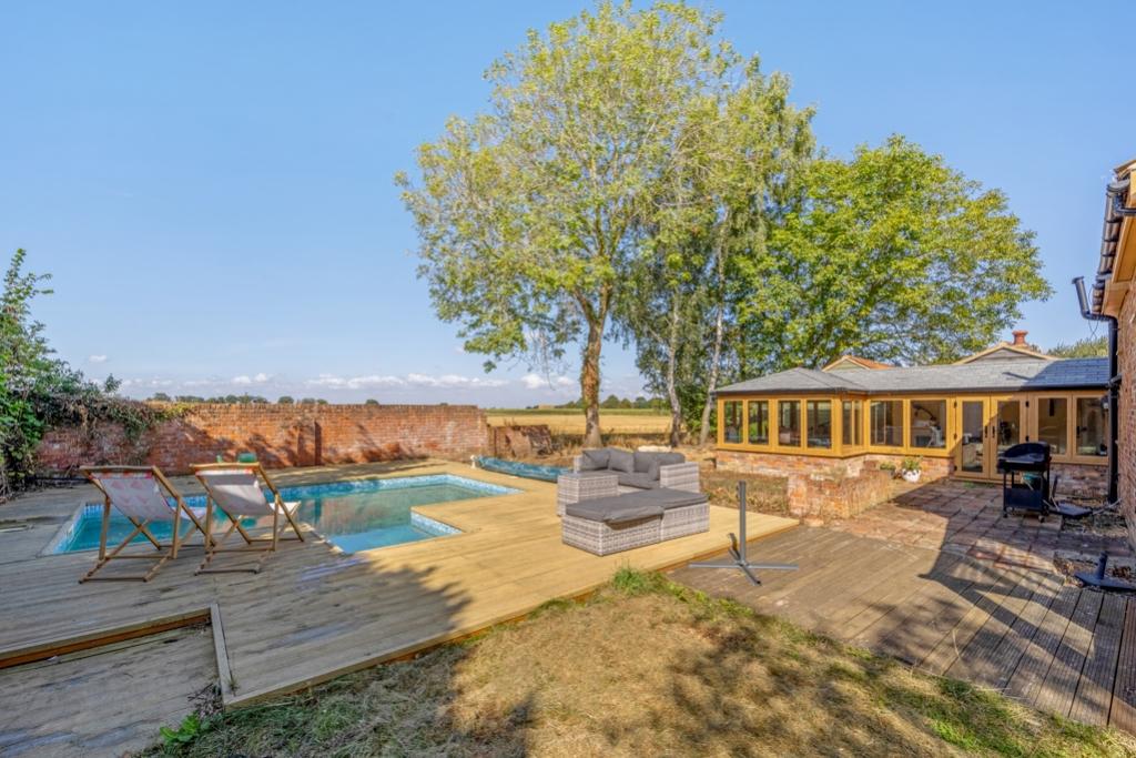 Strawberry Cottage (Whaplode St Catherines)-14