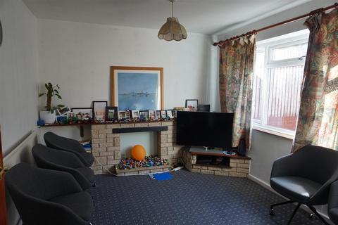 3 bedroom end of terrace house to rent, Martley Close, Redditch