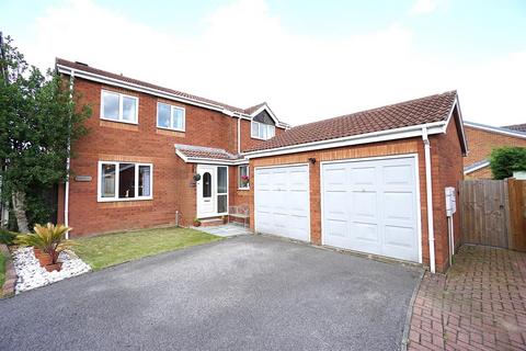 4 bedroom detached house for sale, Loundsley Court, Ashgate, Chesterfield