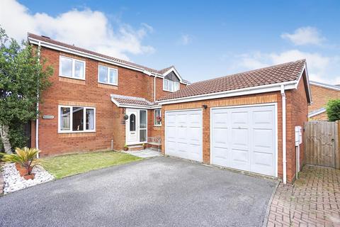 4 bedroom detached house for sale, Loundsley Court, Ashgate, Chesterfield