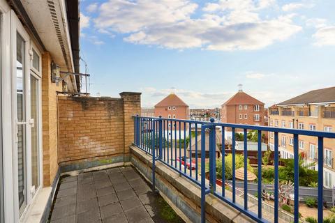 5 bedroom townhouse for sale, Barbuda Quay, Eastbourne