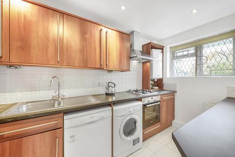 3 bedroom flat to rent, Radcliffe Square, London SW15