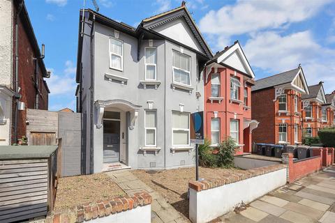 2 bedroom flat for sale, Melrose Avenue, London NW2