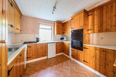 70 Southway, Guildford, GU2 8DF