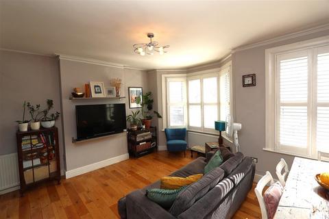 3 bedroom apartment for sale, Brighton Road, South Croydon