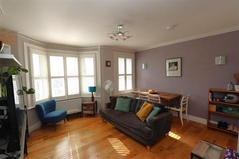 3 bedroom apartment for sale, Brighton Road, South Croydon