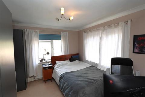 332b Brighton Road, South Croydon, CR2 6AJ