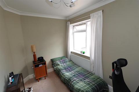 332b Brighton Road, South Croydon, CR2 6AJ