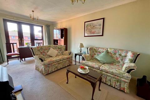 1 bedroom retirement property for sale, St Georges Court, St. Georges Road, Addlestone KT15