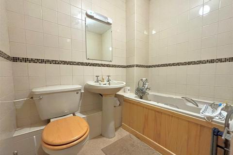 1 bedroom retirement property for sale, St Georges Court, St. Georges Road, Addlestone KT15