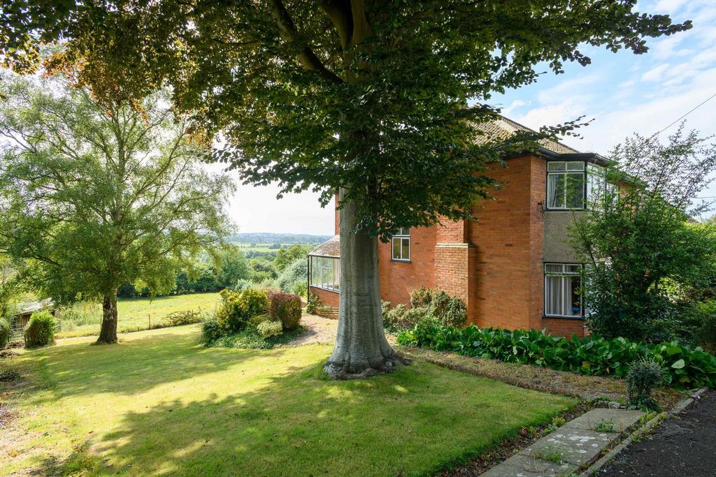 Detached house exterior, garden