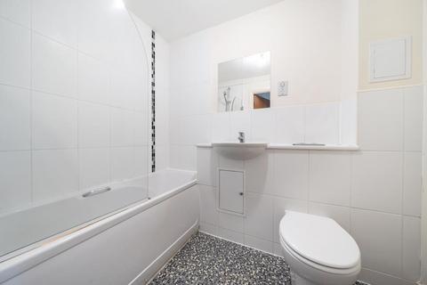 2 bedroom flat for sale, High Wycombe,  Buckinghamshire,  HP11