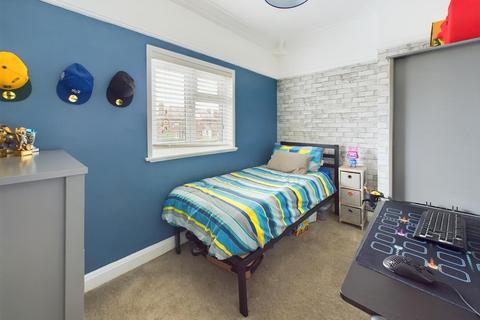84 Birch Avenue, Gloucester, GL4 4NL